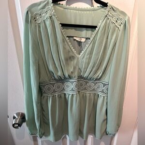 Anthropologie ENTRO Embroidered Peasant Boho Top Crocheted Waist& Top Green M